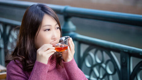 女性